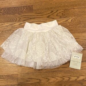 Persnickety lace skirt